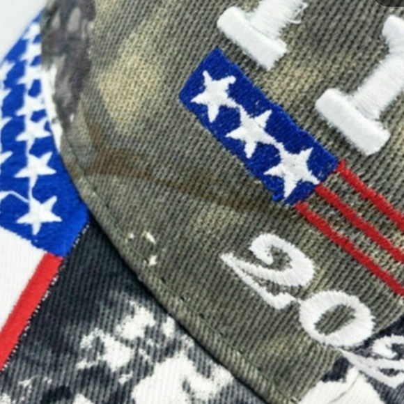 New Trump 2020 Army green Camouflage Hat - Picture 2 of 4